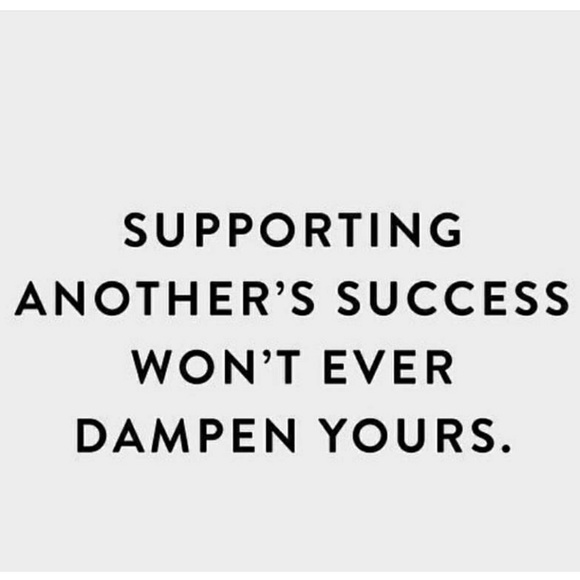 🎁🎄 Like *NEW LISTING* for +5shares!!! 🎄🎁 - Picture 4 of 8